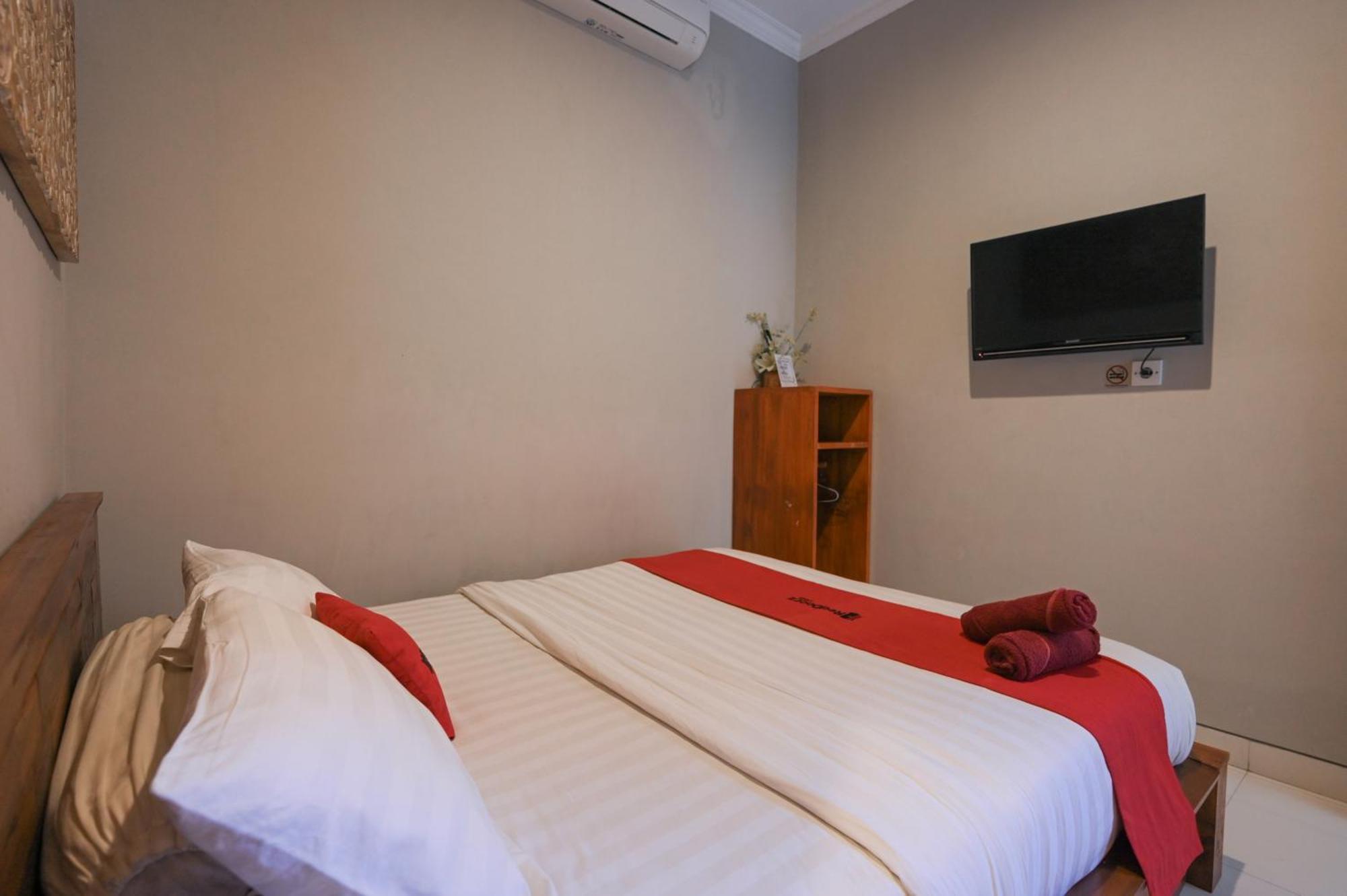 RedDoorz near Mertasari Beach 2 Pesanggaran Exterior foto