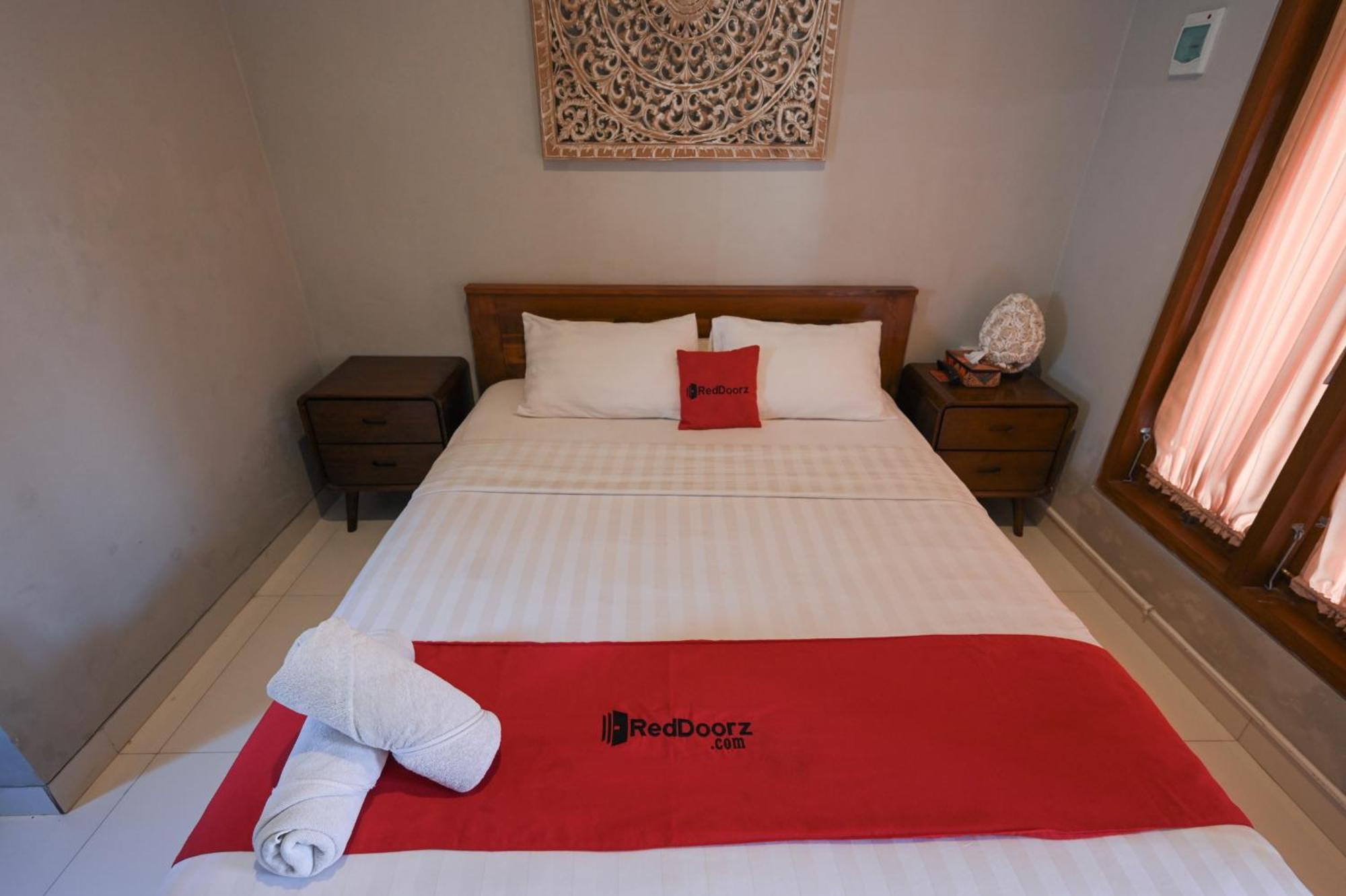 RedDoorz near Mertasari Beach 2 Pesanggaran Exterior foto