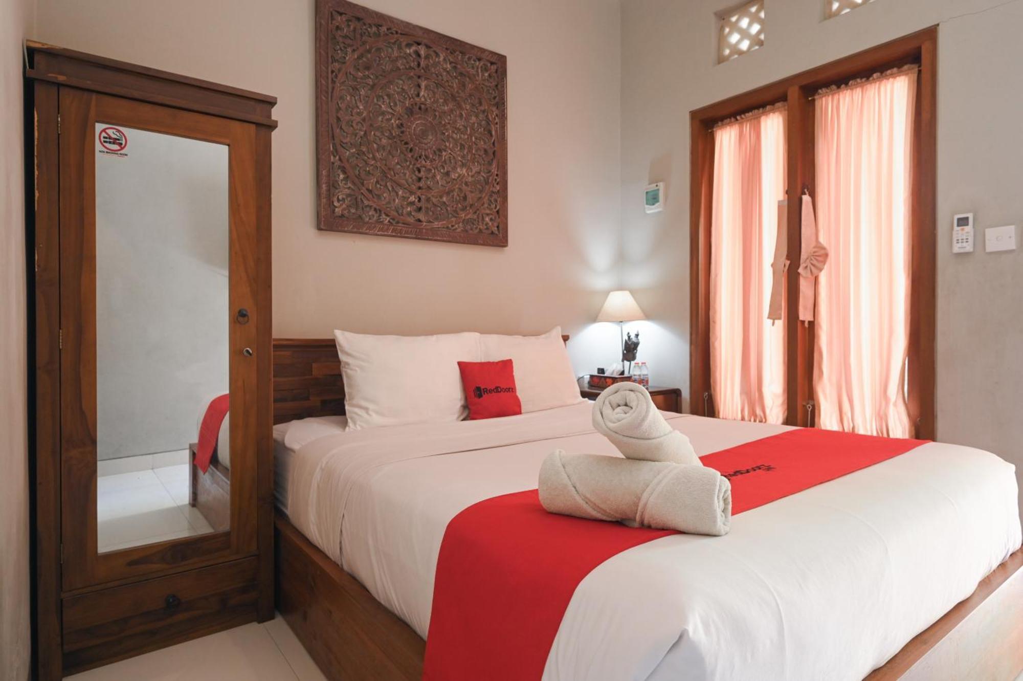 RedDoorz near Mertasari Beach 2 Pesanggaran Exterior foto