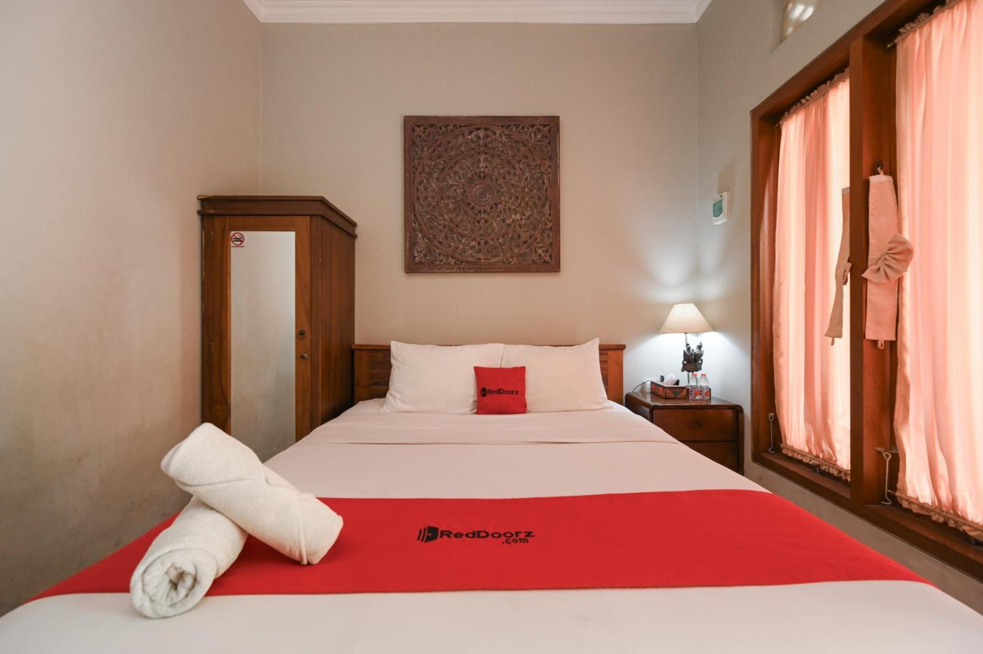 RedDoorz near Mertasari Beach 2 Pesanggaran Exterior foto